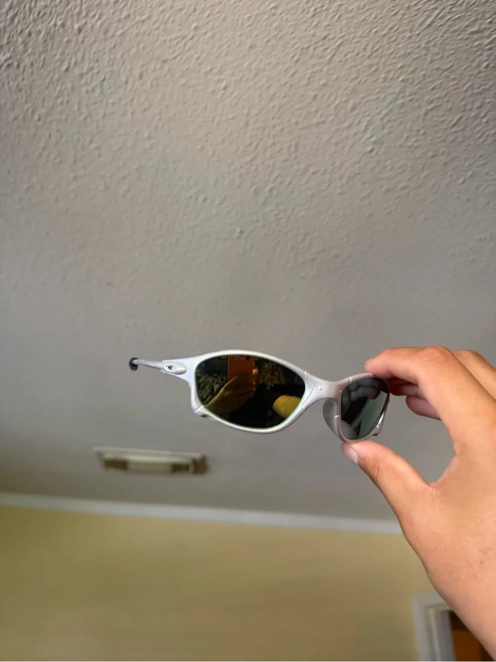 White Sport Sunglasses with Mirrored Lenses Oakley
